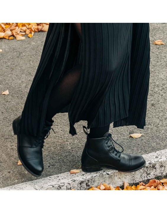 Women's Heritage Lace Up Boots - Black