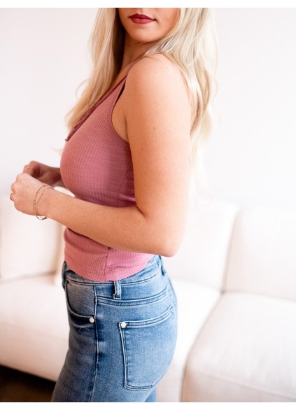 Elastic ribbed button knit vest
