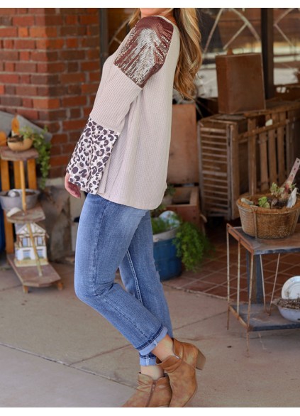 Leopard pattern sequin patchwork flared sleeve V-neck top