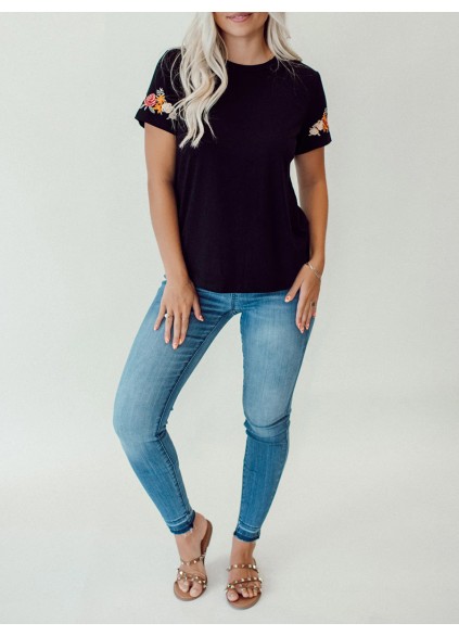 Rose embroidered black T-shirt