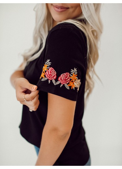 Rose embroidered black T-shirt