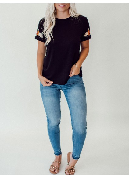 Rose embroidered black T-shirt