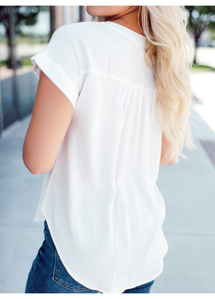 V-neck curved hem short sleeved shirt