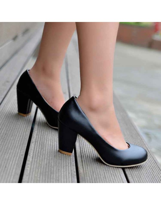 Daily Round Toe Chunky Heel Pumps